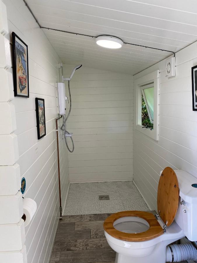 Secret Garden Glamping Hotel Lymington Bagian luar foto