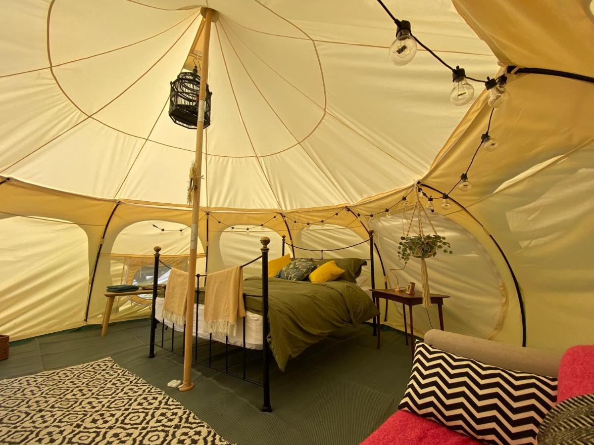 Secret Garden Glamping Hotel Lymington Bagian luar foto