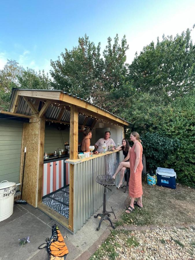 Secret Garden Glamping Hotel Lymington Bagian luar foto