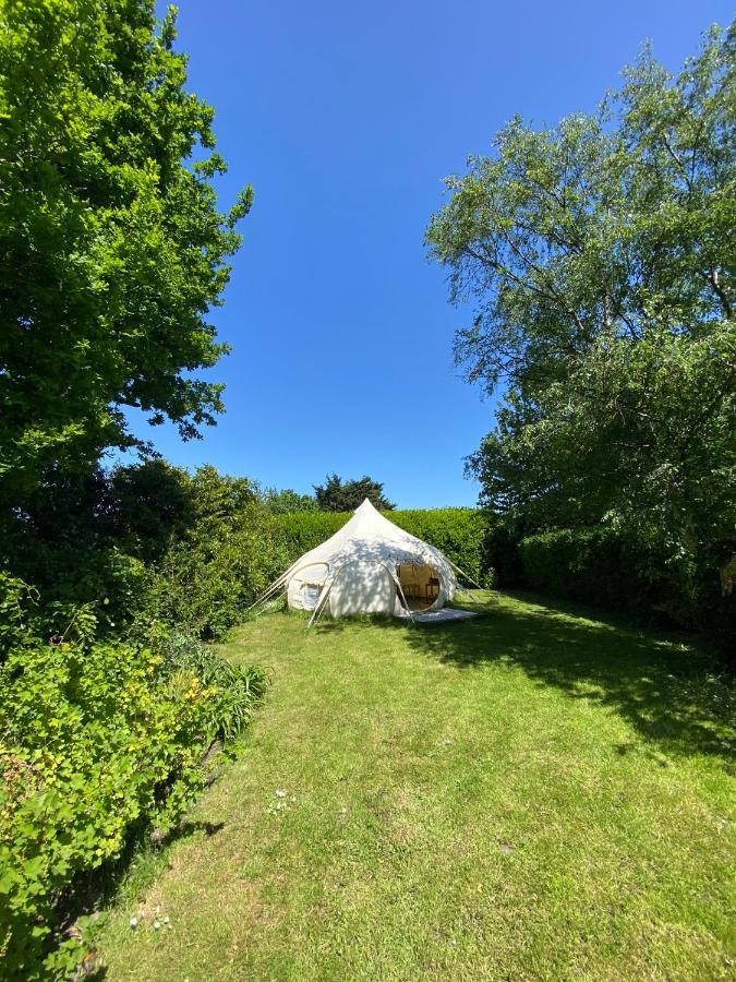 Secret Garden Glamping Hotel Lymington Bagian luar foto